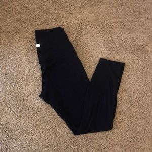 LULULEMON *Align* yoga leggings.